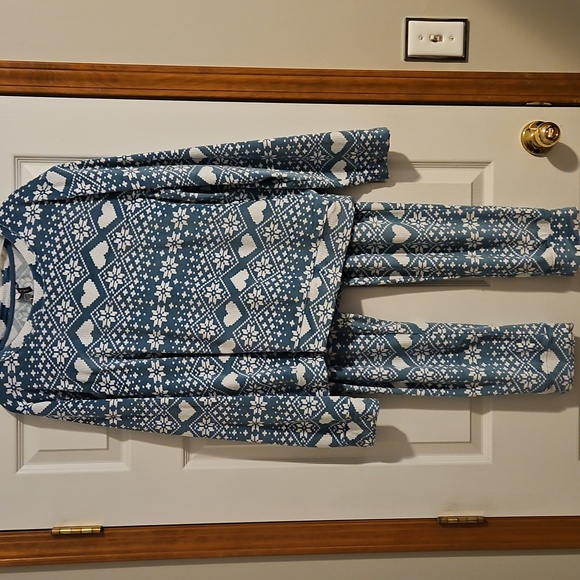 Jaclyn Intimates Winter Pajamas Set - Picture 1 of 7